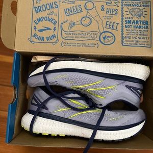Brooks Glycerin 19 Women's Size 9 running shoes